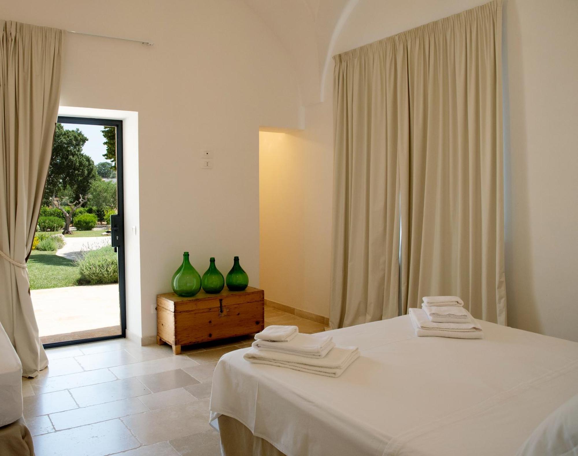 Trulli Di Mezza Villa Cisternino Exterior photo