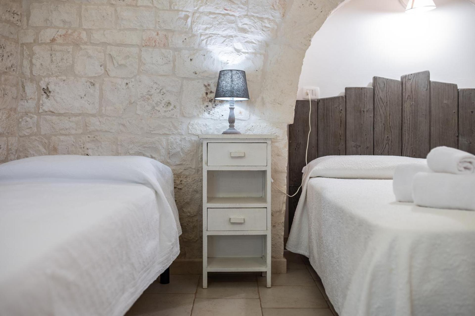Trulli Di Mezza Villa Cisternino Exterior photo